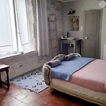Découvrez Ancienne Maison De Drapier Du Xvii Siecle Au Coeur De Bastide *
